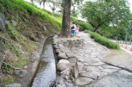 水往上流